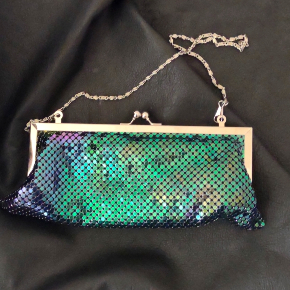 Mermaid chainmail clutch